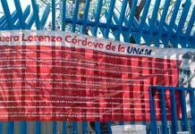 Colocan mantas en la UNAM contra Lorenzo Córdova