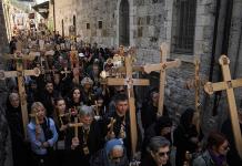 Ceremonia del Fuego Sagrado enciende pugna entre cristianos y Policía israelí