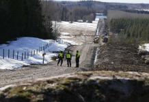 Finlandia construye valla en su larga frontera con Rusia