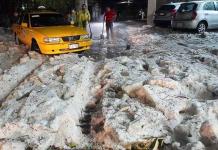 Granizadas dejan las calles de Oaxaca repletas de hielo