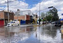 Fuga de drenaje afecta a residentes del norte de la ciudad