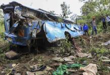 10 muertos al estrellarse autobús en Kenia