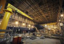 Costoso y poderoso reactor de Finlandia entra en operaciones