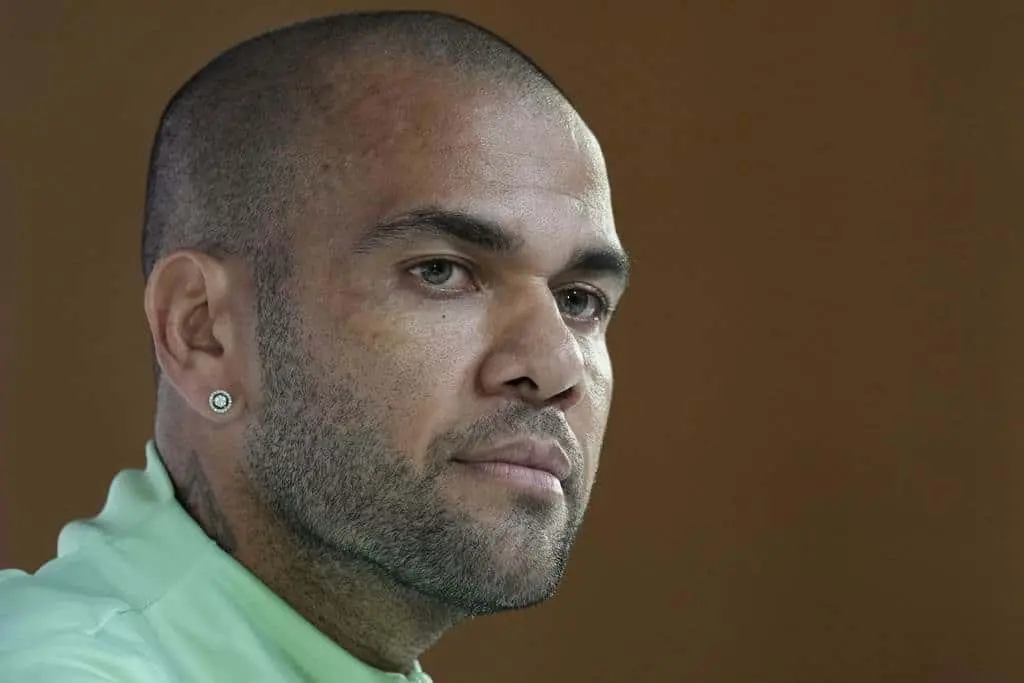Dani Alves reaparece en redes sociales con camiseta histórica de Jorge Campos