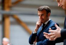 Macron, abucheado en su primer viaje para promover la reconciliación nacional