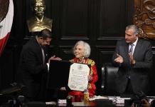 Espera Elena Poniatowska que no haya dedazo presidencial