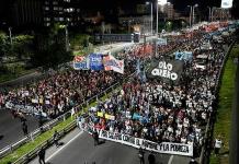 Argentinos marchan contra la pobreza
