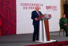 ¿Y qué?, dice López Obrador sobre viajes de general
