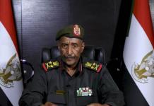 Líder militar de Sudán anuncia compromiso para gobieno civil