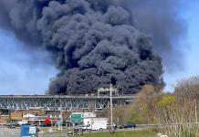 Choque fatal provoca incendio en puente en Connecticut