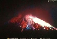 Popocatépetl registra dos explosiones con material incandescente