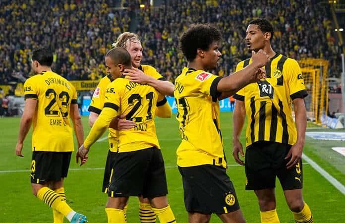 Dortmund Golea Y Conquista El Liderato De La Bundesliga 