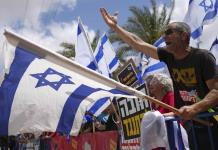 Israelíes protestan reforma judicial antes de 75 aniversario