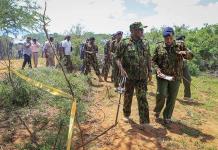 Kenia impone un toque de queda en la zona donde busca muertos de una secta