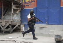 Policía de Haití condena actos de civiles contra pandillas