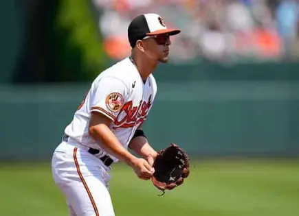 Orioles de Baltimore despiden al mexicano Ramón Urías