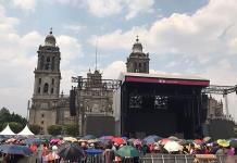 Así se vive el ambiente del Zócalo previo al concierto de Rosalía
