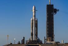 SpaceX intentará el domingo el aplazado lanzamiento de cohete con satélites