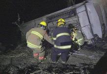 Autobús cae a un barranco en Nayarit