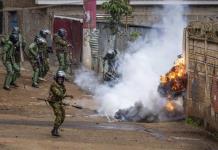Policía de Kenia reprime protestas