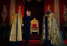 La coronación de Carlos III: escaparate de la moda monárquica