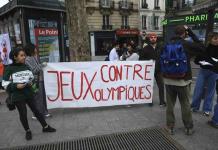 Protestas en Francia: Ahora, voluntarios olímpicos falsos