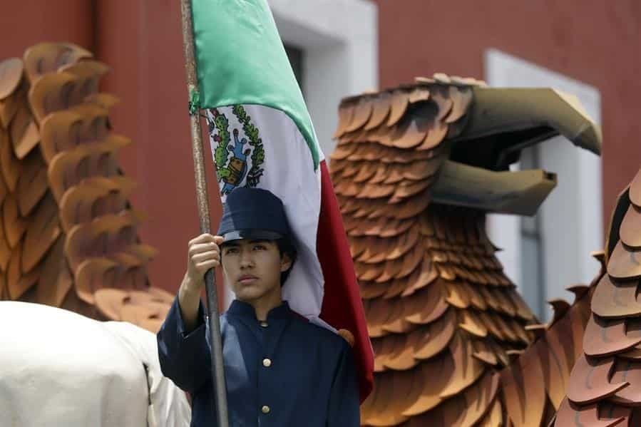Puebla representa la identidad mexicana en el desfile del 5 de mayo