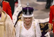 Camila, de vilipendiada amante a reina
