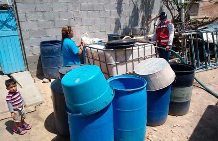 Hace crisis la falta de agua en comunidades