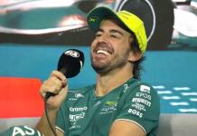 Fernando Alonso rompe reglas de F1 por la gente de habla hispana