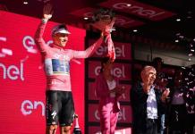 Evenepoel se lleva la primera etapa del Giro de Italia