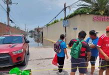 Tras inundaciones, vecinos de la colonia Primero de Mayo realizan bloqueo