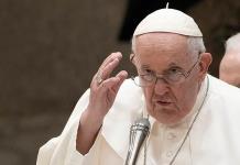 Tras destituir a sus dirigentes, el papa pide a Cáritas que no olvide su origen