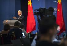 China echa a diplomática canadiense en disputa por amenazas