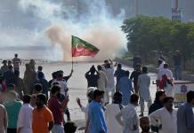 Manifestantes atacan base del Ejército de Pakistán tras arresto de exmandatario Imran Khan