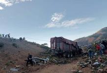 Vuelca un camión en Nayarit; hay 8 muertos