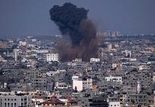 Suman 20 palestinos muertos por bombardeos israelíes en Gaza