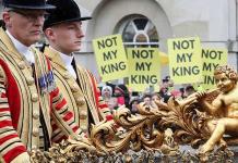 La Policía lo tenía planeado, acusa el líder republicano detenido previo a la coronación de Carlos III