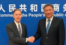 Ministro de Comercio de China se reúne con el embajador de EE.UU. en medio de tensiones