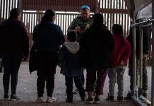 Unicef subraya que los niños tienen derecho al asilo y a permanecer con sus familias