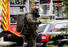 Atacante en Alemania prendió fuego a policías rociándoles con sustancia inflamable