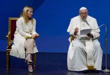 La maternidad no se vende, los úteros no se alquilan, dice líder italiana ante el papa