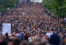 Serbia marcha contra violencia