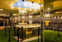 El mausoleo de Pelé abre sus puertas rodeado de futbol
