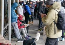 Nueva York recibió a 3.100 inmigrantes en una semana, los albergues se llenan rápidamente