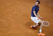 Medvedev derrota a Zverev y alcanza los cuartos de final Medvedev derrota a Zverev y alcanza los cuartos de final