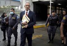 Reconocido periodista guatemalteco encara juicio con abogado recién asignado