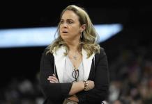 Entrenadora de Las Vegas niega acoso laboral a basquetbolista embarazada
