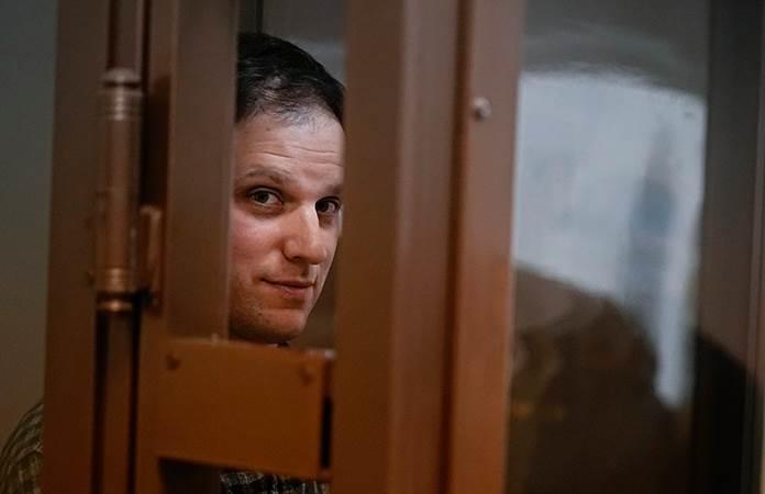 El estadounidense Evan Gershkovich está acusado de espionaje de la industria militar