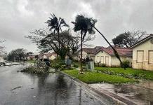 Mawar deja senda de daños en varias islas del Pacífico